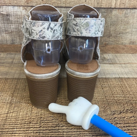 Remonte Sandals Women Size 41 US 10 10.5 Cream Green Leather Perforated Metallic - Picture 11 of 16